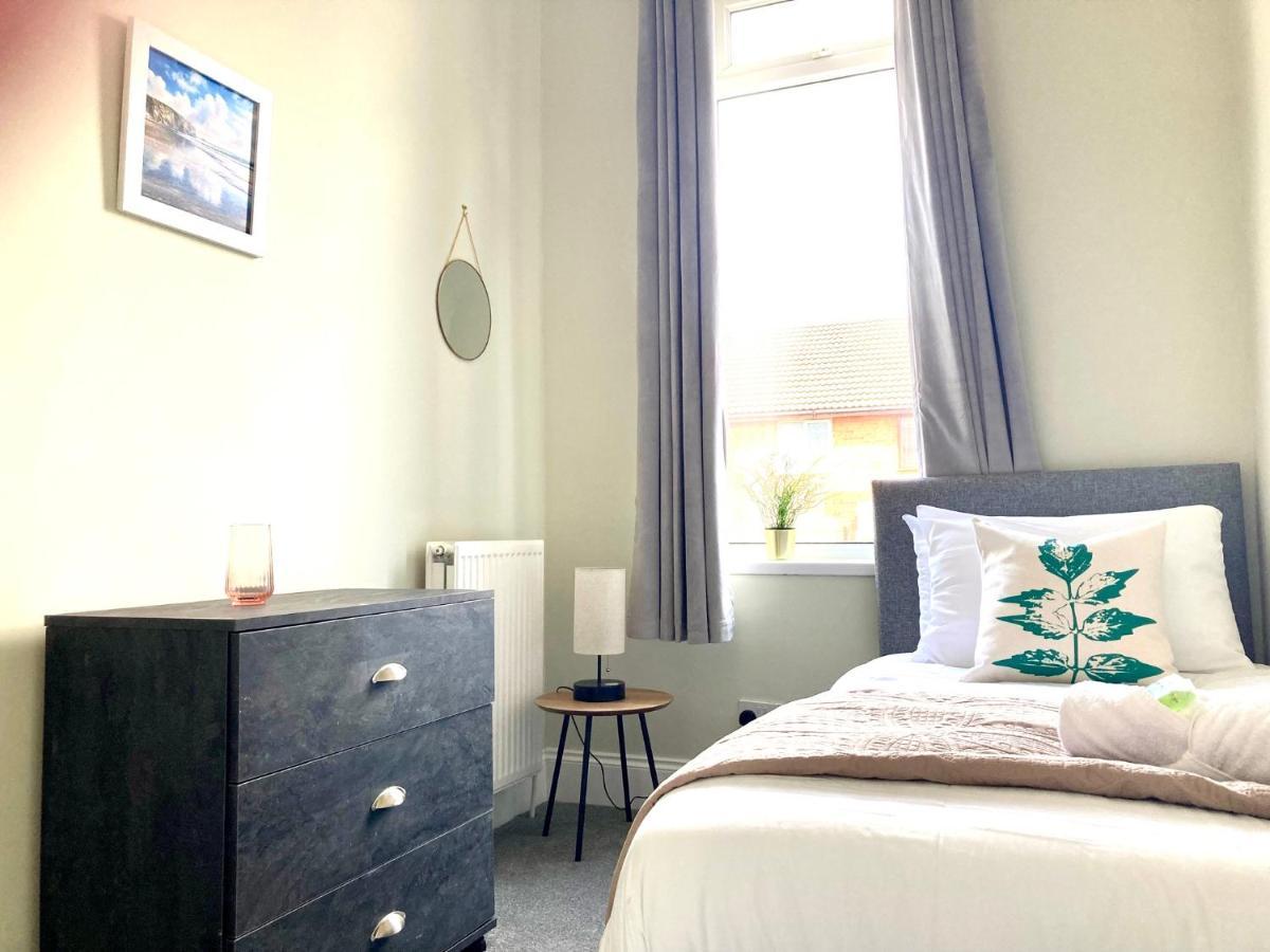Appartement High Barnes 3 Bed House With Parking, Sleeps 7, Quiet Location à Sunderland  Extérieur photo